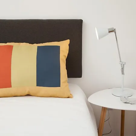 White Almada Apartamento *